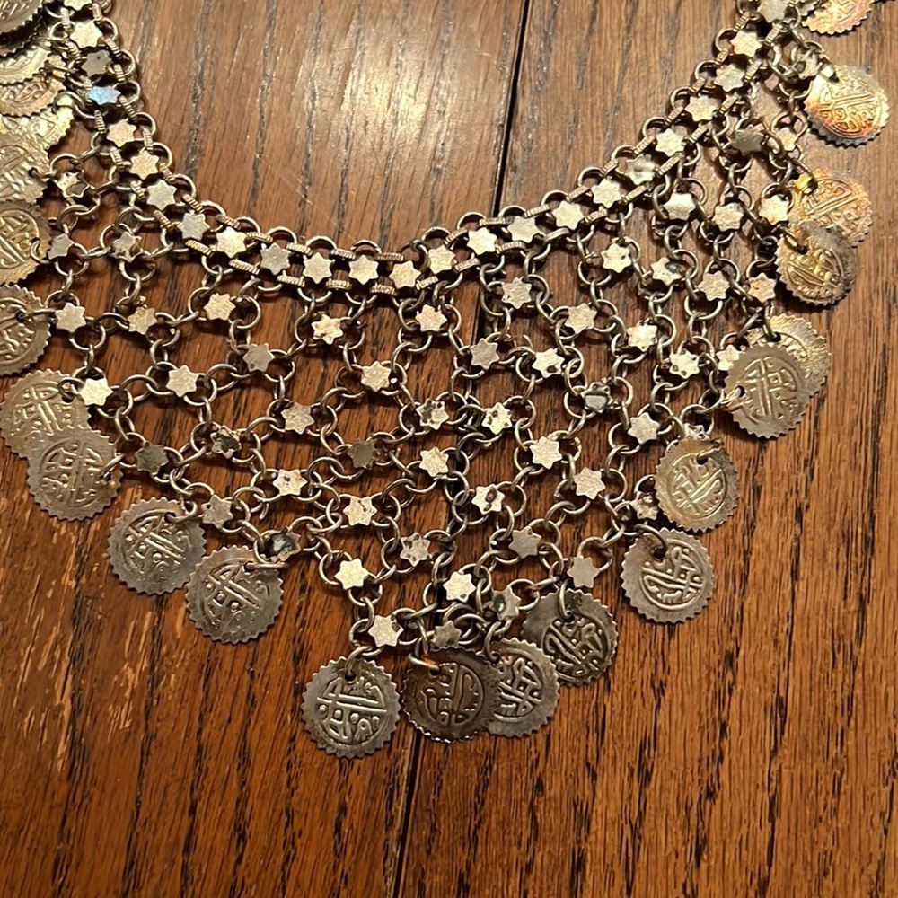 Unbranded Metal Chain Belt With Coins And Stars Front Is In A V Shape - Picture 4 of 5